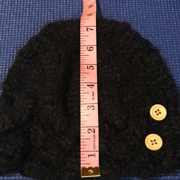 Black knit hat. - Picture 3 of 3
